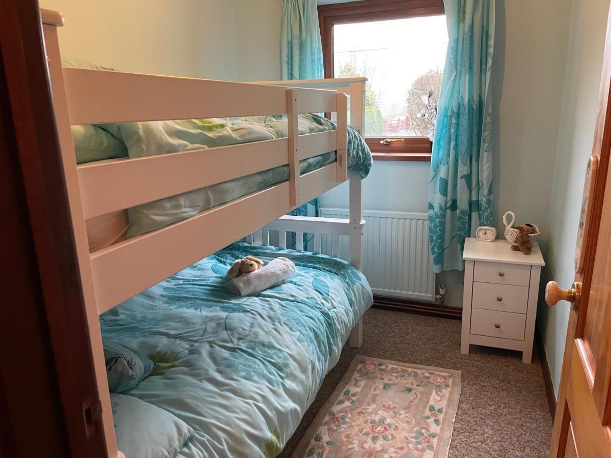 Dyffryn Taf - Spacious 3 Bedroom Bungalow Close To Amenities St Clears Extérieur photo